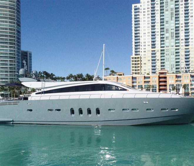 luxury-yacht-rental-miami-1
