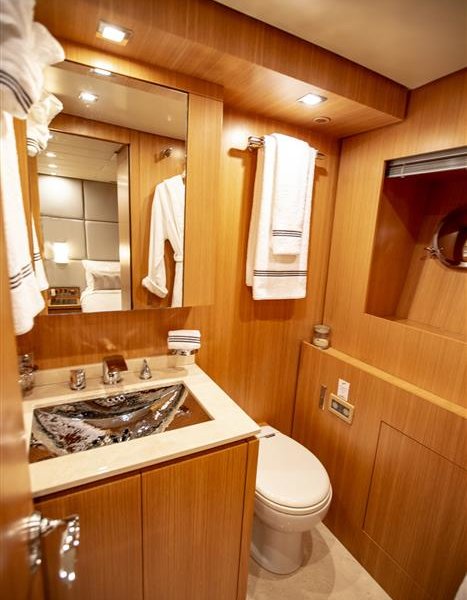 luxury-yacht-rental-miami-14
