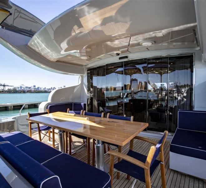 luxury-yacht-rental-miami-19